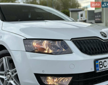 Білий Шкода Октавія, об'ємом двигуна 2 л та пробігом 265 тис. км за 11850 $, фото 5 на Automoto.ua