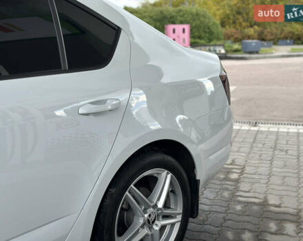 Білий Шкода Октавія, об'ємом двигуна 2 л та пробігом 265 тис. км за 11850 $, фото 24 на Automoto.ua