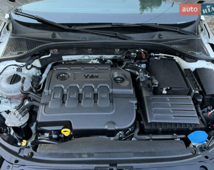 Белый Шкода Октавия, объемом двигателя 1.6 л и пробегом 207 тыс. км за 10499 $, фото 132 на Automoto.ua