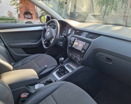 Белый Шкода Октавия, объемом двигателя 2 л и пробегом 285 тыс. км за 11900 $, фото 6 на Automoto.ua