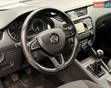 Білий Шкода Октавія, об'ємом двигуна 1.2 л та пробігом 270 тис. км за 8790 $, фото 15 на Automoto.ua