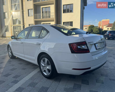 Белый Шкода Октавия, объемом двигателя 1.6 л и пробегом 202 тыс. км за 12500 $, фото 5 на Automoto.ua