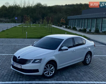 Белый Шкода Октавия, объемом двигателя 1.97 л и пробегом 238 тыс. км за 13750 $, фото 4 на Automoto.ua