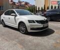 Белый Шкода Октавия, объемом двигателя 2 л и пробегом 244 тыс. км за 13800 $, фото 1 на Automoto.ua