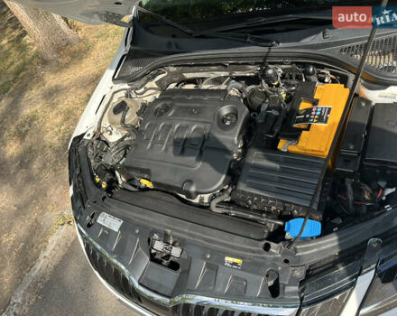 Белый Шкода Октавия, объемом двигателя 1.6 л и пробегом 268 тыс. км за 14500 $, фото 11 на Automoto.ua