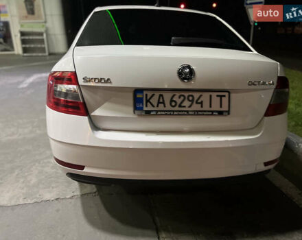 Белый Шкода Октавия, объемом двигателя 1.6 л и пробегом 215 тыс. км за 11700 $, фото 1 на Automoto.ua