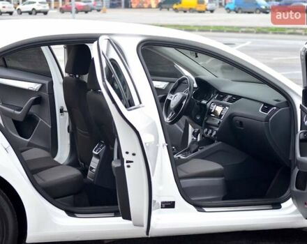 Белый Шкода Октавия, объемом двигателя 1.8 л и пробегом 130 тыс. км за 15555 $, фото 18 на Automoto.ua