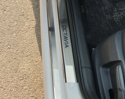 Белый Шкода Октавия, объемом двигателя 1.6 л и пробегом 232 тыс. км за 11800 $, фото 6 на Automoto.ua