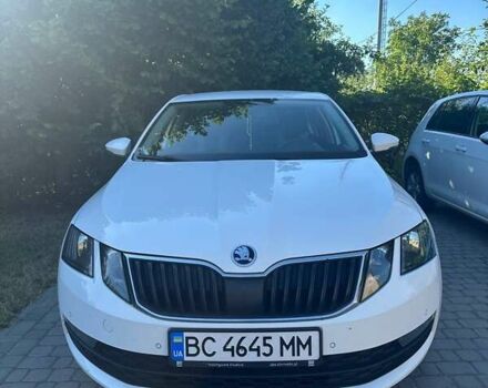 Белый Шкода Октавия, объемом двигателя 1.6 л и пробегом 252 тыс. км за 13800 $, фото 2 на Automoto.ua
