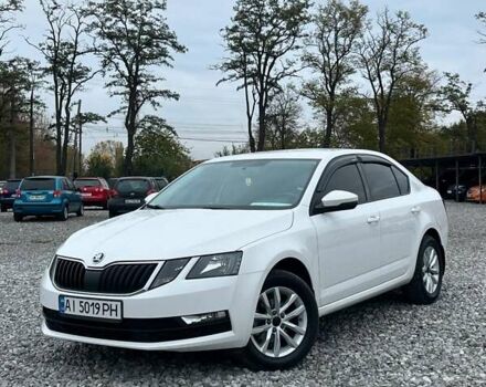 Белый Шкода Октавия, объемом двигателя 1.6 л и пробегом 280 тыс. км за 12500 $, фото 2 на Automoto.ua