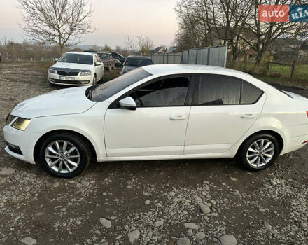 Белый Шкода Октавия, объемом двигателя 1.6 л и пробегом 320 тыс. км за 10600 $, фото 2 на Automoto.ua