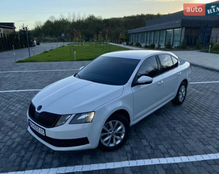 Белый Шкода Октавия, объемом двигателя 1.97 л и пробегом 238 тыс. км за 13750 $, фото 5 на Automoto.ua
