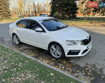 Белый Шкода Октавия, объемом двигателя 1.6 л и пробегом 268 тыс. км за 14500 $, фото 6 на Automoto.ua