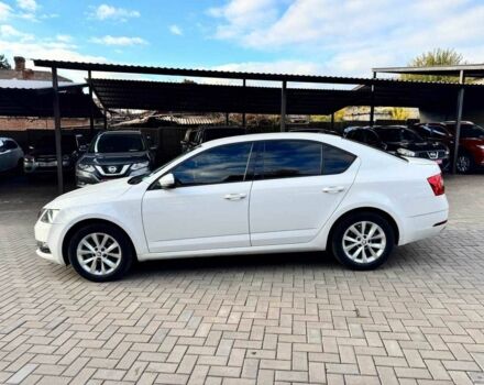 Білий Шкода Октавія, об'ємом двигуна 1.6 л та пробігом 209 тис. км за 13100 $, фото 5 на Automoto.ua