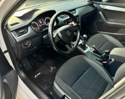 Білий Шкода Октавія, об'ємом двигуна 1.6 л та пробігом 209 тис. км за 13100 $, фото 12 на Automoto.ua
