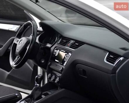 Белый Шкода Октавия, объемом двигателя 1.8 л и пробегом 130 тыс. км за 15555 $, фото 19 на Automoto.ua