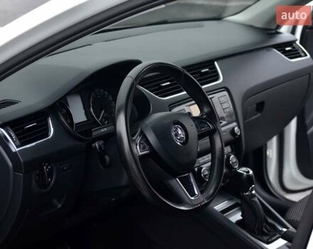 Белый Шкода Октавия, объемом двигателя 1.8 л и пробегом 130 тыс. км за 15555 $, фото 27 на Automoto.ua