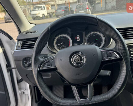 Белый Шкода Октавия, объемом двигателя 1.8 л и пробегом 150 тыс. км за 12900 $, фото 10 на Automoto.ua