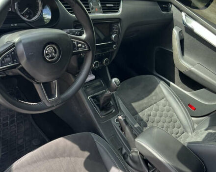 Белый Шкода Октавия, объемом двигателя 1.6 л и пробегом 268 тыс. км за 14500 $, фото 10 на Automoto.ua