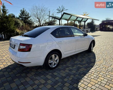 Белый Шкода Октавия, объемом двигателя 1.4 л и пробегом 124 тыс. км за 13990 $, фото 2 на Automoto.ua