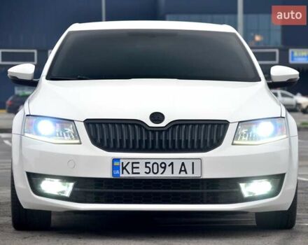 Белый Шкода Октавия, объемом двигателя 1.8 л и пробегом 130 тыс. км за 15555 $, фото 6 на Automoto.ua