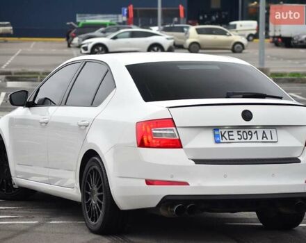 Белый Шкода Октавия, объемом двигателя 1.8 л и пробегом 130 тыс. км за 15555 $, фото 1 на Automoto.ua