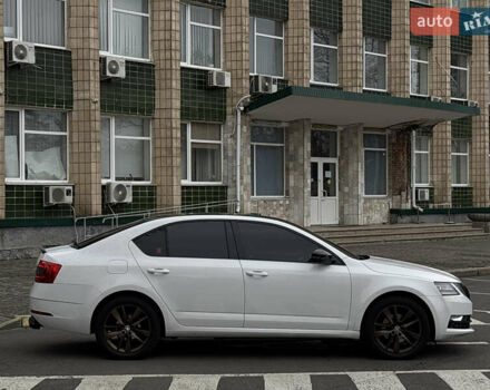 Белый Шкода Октавия, объемом двигателя 1.97 л и пробегом 269 тыс. км за 15999 $, фото 2 на Automoto.ua