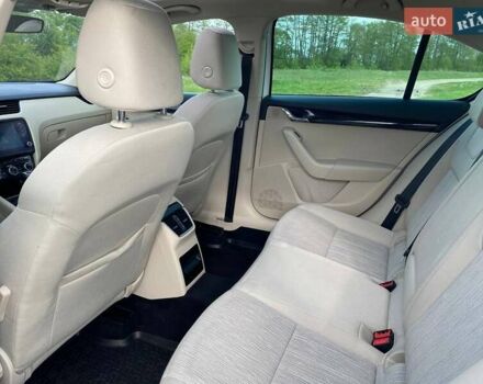 Білий Шкода Октавія, об'ємом двигуна 2 л та пробігом 270 тис. км за 14000 $, фото 43 на Automoto.ua