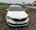 Білий Шкода Октавія, об'ємом двигуна 1.6 л та пробігом 280 тис. км за 9999 $, фото 1 на Automoto.ua