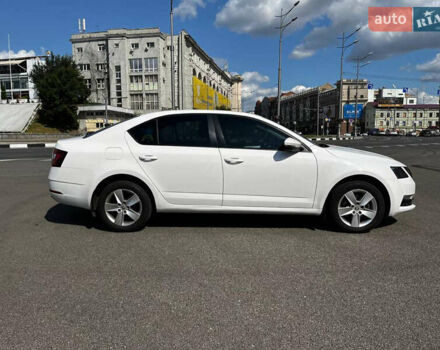 Білий Шкода Октавія, об'ємом двигуна 1.4 л та пробігом 109 тис. км за 16500 $, фото 6 на Automoto.ua