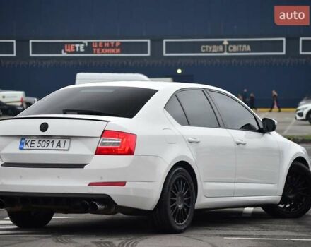 Белый Шкода Октавия, объемом двигателя 1.8 л и пробегом 130 тыс. км за 15555 $, фото 3 на Automoto.ua