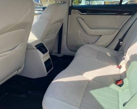 Білий Шкода Октавія, об'ємом двигуна 2 л та пробігом 270 тис. км за 14000 $, фото 46 на Automoto.ua