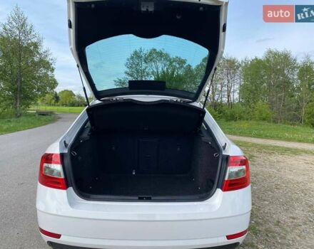 Білий Шкода Октавія, об'ємом двигуна 2 л та пробігом 270 тис. км за 14000 $, фото 48 на Automoto.ua