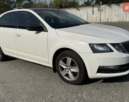 Белый Шкода Октавия, объемом двигателя 1.8 л и пробегом 150 тыс. км за 12900 $, фото 6 на Automoto.ua
