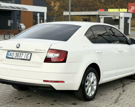 Білий Шкода Октавія, об'ємом двигуна 1.6 л та пробігом 260 тис. км за 13950 $, фото 6 на Automoto.ua