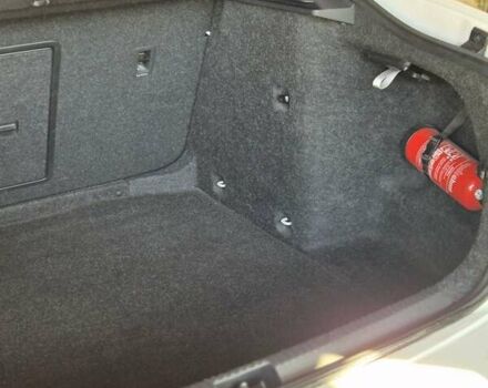 Белый Шкода Октавия, объемом двигателя 1.6 л и пробегом 197 тыс. км за 15000 $, фото 14 на Automoto.ua