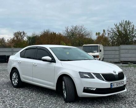 Белый Шкода Октавия, объемом двигателя 1.6 л и пробегом 280 тыс. км за 12500 $, фото 3 на Automoto.ua