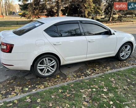 Белый Шкода Октавия, объемом двигателя 1.6 л и пробегом 268 тыс. км за 14500 $, фото 4 на Automoto.ua