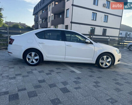 Белый Шкода Октавия, объемом двигателя 1.6 л и пробегом 202 тыс. км за 12500 $, фото 2 на Automoto.ua