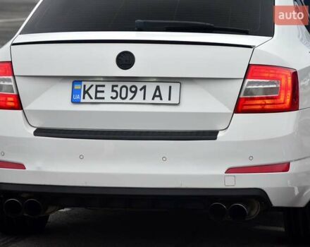 Белый Шкода Октавия, объемом двигателя 1.8 л и пробегом 130 тыс. км за 15555 $, фото 4 на Automoto.ua