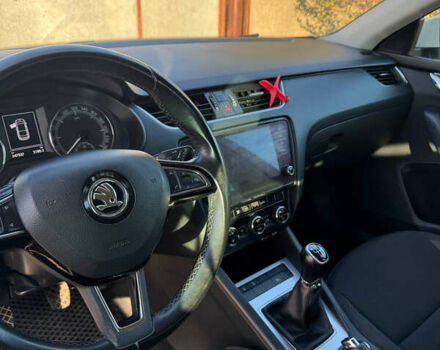 Белый Шкода Октавия, объемом двигателя 1.6 л и пробегом 247 тыс. км за 12800 $, фото 7 на Automoto.ua