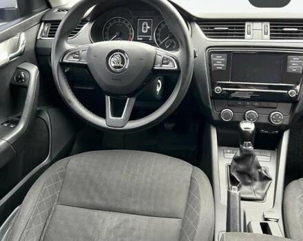 Белый Шкода Октавия, объемом двигателя 1.6 л и пробегом 280 тыс. км за 12500 $, фото 7 на Automoto.ua