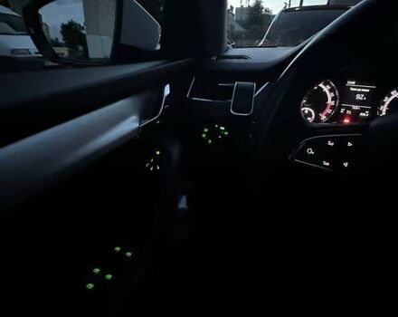 Белый Шкода Октавия, объемом двигателя 1.6 л и пробегом 252 тыс. км за 13800 $, фото 3 на Automoto.ua