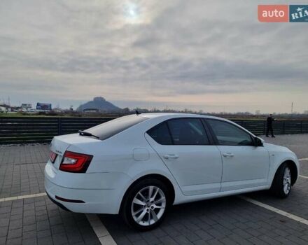 Белый Шкода Октавия, объемом двигателя 1.6 л и пробегом 227 тыс. км за 13300 $, фото 1 на Automoto.ua