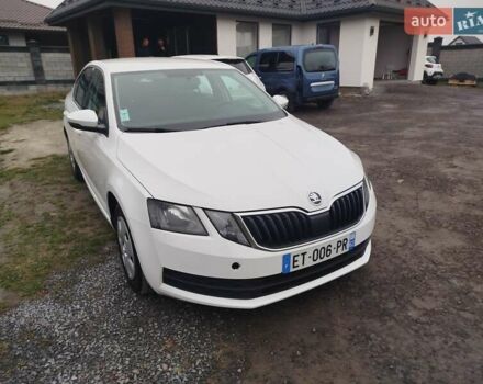 Білий Шкода Октавія, об'ємом двигуна 1.6 л та пробігом 261 тис. км за 10999 $, фото 15 на Automoto.ua