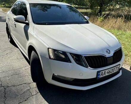 Белый Шкода Октавия, объемом двигателя 1.6 л и пробегом 178 тыс. км за 13500 $, фото 1 на Automoto.ua