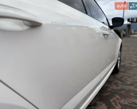 Белый Шкода Октавия, объемом двигателя 2 л и пробегом 301 тыс. км за 14700 $, фото 10 на Automoto.ua