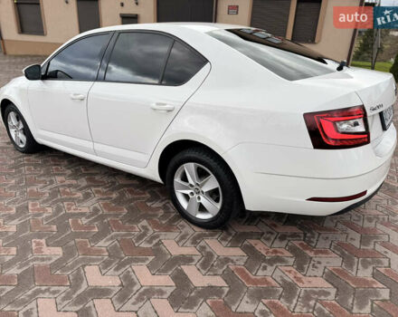 Белый Шкода Октавия, объемом двигателя 2 л и пробегом 301 тыс. км за 14700 $, фото 3 на Automoto.ua