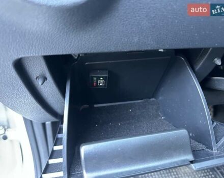 Белый Шкода Октавия, объемом двигателя 1.6 л и пробегом 294 тыс. км за 10700 $, фото 30 на Automoto.ua