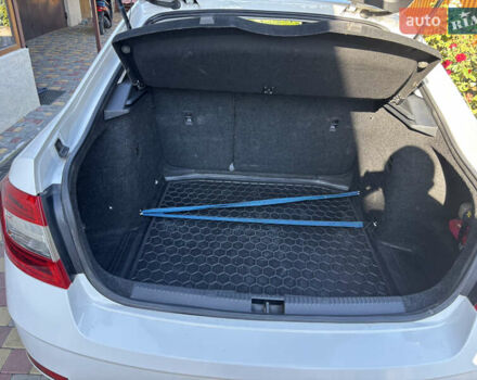 Белый Шкода Октавия, объемом двигателя 1.6 л и пробегом 230 тыс. км за 12300 $, фото 5 на Automoto.ua